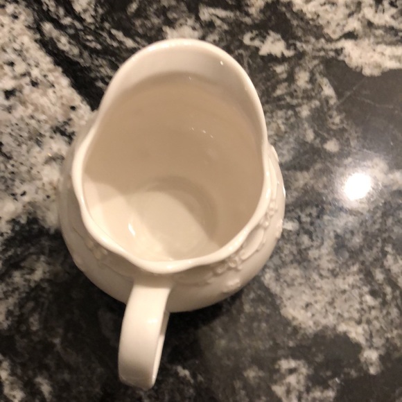 Gorgeous Grace's Teaware Creamer Ribbed vines & flowers White Ivory - Picture 3 of 7